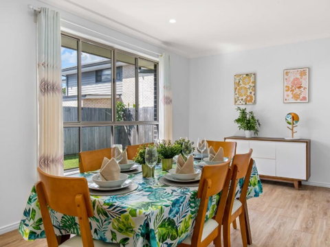 Spacious Newly Furnished 4BD Family Retreat - Taree Accommodation 1