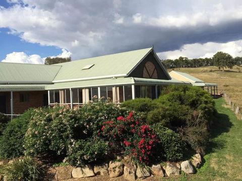 Tarcutta Retreat - Taree Accommodation 0