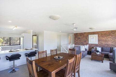 Beachside Getaway - Taree Accommodation 3