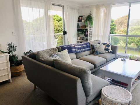Beachy, Bright, And The Best Location On The GC! - Taree Accommodation 3