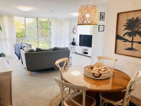 Beachy, Bright, And The Best Location On The GC! - Taree Accommodation 0