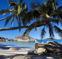 Bedarra Beach House - Taree Accommodation