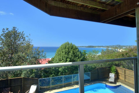 BEDARRA, MOLLYMOOK BEACH - Taree Accommodation 2