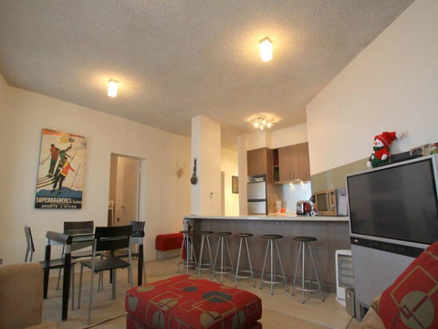 Beehive 18 - Taree Accommodation 3