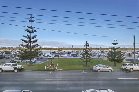 Bellevue On The Lakes - Taree Accommodation 1