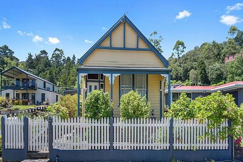 Benvenuti, To Comstock Cottage - Taree Accommodation 2