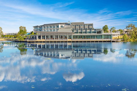 Best Western Plus North Lakes Hotel - Taree Accommodation 0