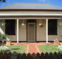Bloomsbury Cottage - Taree Accommodation