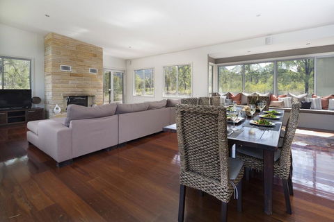 Blue Cliff Retreat - Taree Accommodation 2