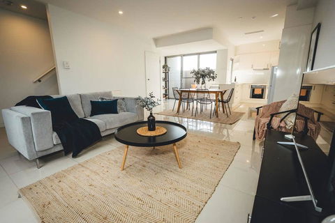 Blue Gum On First Ave - CBD Fringe, WiFi, Netflix - Taree Accommodation 1