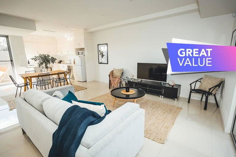 Blue Gum On First Ave - CBD Fringe, WiFi, Netflix - Taree Accommodation 0