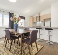 Blue Rosella on Piper - Taree Accommodation