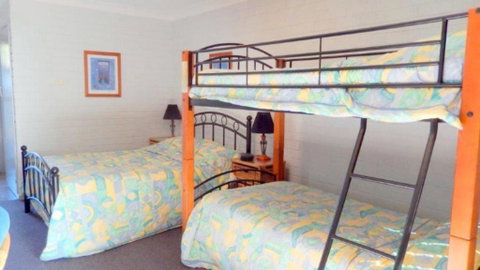 The Pines Units Manning Point - Taree Accommodation 3
