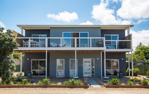 Xanadu - Aldinga Beach - C21 SouthCoast Holidays - Taree Accommodation 0