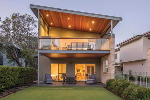 XYZ Holiday Home - Taree Accommodation 1