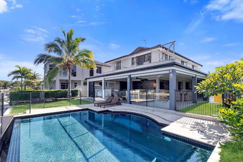 YALLA24-Luxury Resort Style Home - Taree Accommodation 0
