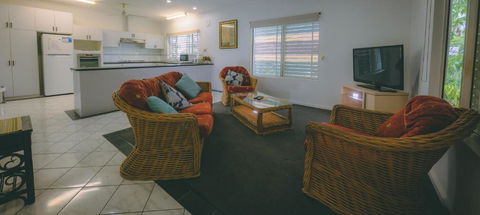 Darwin House - Taree Accommodation 2