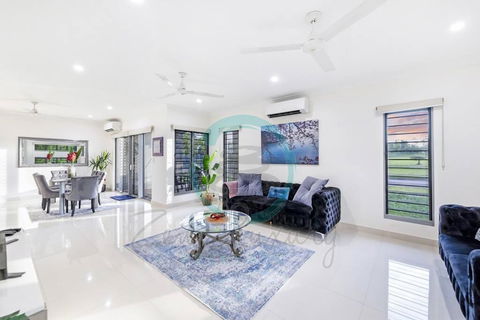 Zenhouse: Stylish Muirhead Home Near Park/Hospital - Taree Accommodation 0