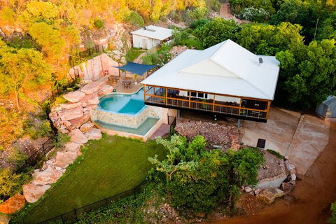 Wet Season Incredible Islands Tour - Horizontal Falls & Cygnet Bay Pearl Farm - Taree Accommodation 5