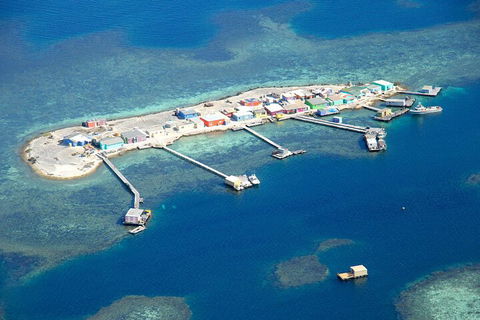 Abrolhos Islands Fixed-Wing Scenic Flight - Taree Accommodation 3