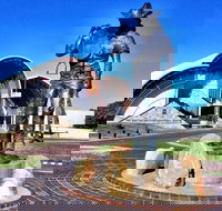 8-Day Outback Experience from Queensland - Taree Accommodation