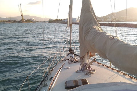 Townsville Small Group Early Morning Sailing Cruise Boat Tour Charter Hire - Taree Accommodation 1
