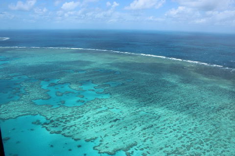 Reef And Island Scenic Flight From Airlie Beach - Taree Accommodation 1