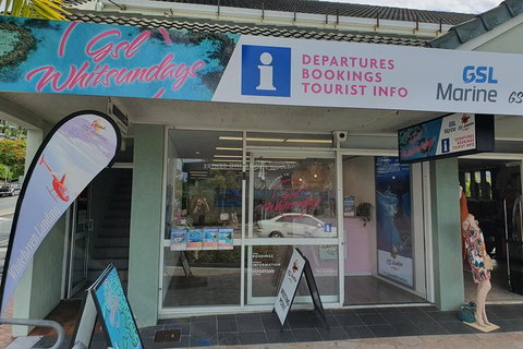 Reef And Island Scenic Flight From Airlie Beach - Taree Accommodation 2