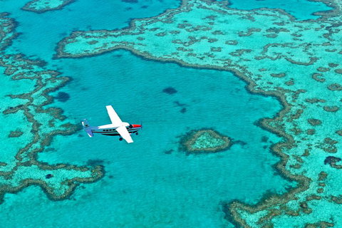 Reef And Island Scenic Flight From Airlie Beach - Taree Accommodation 4